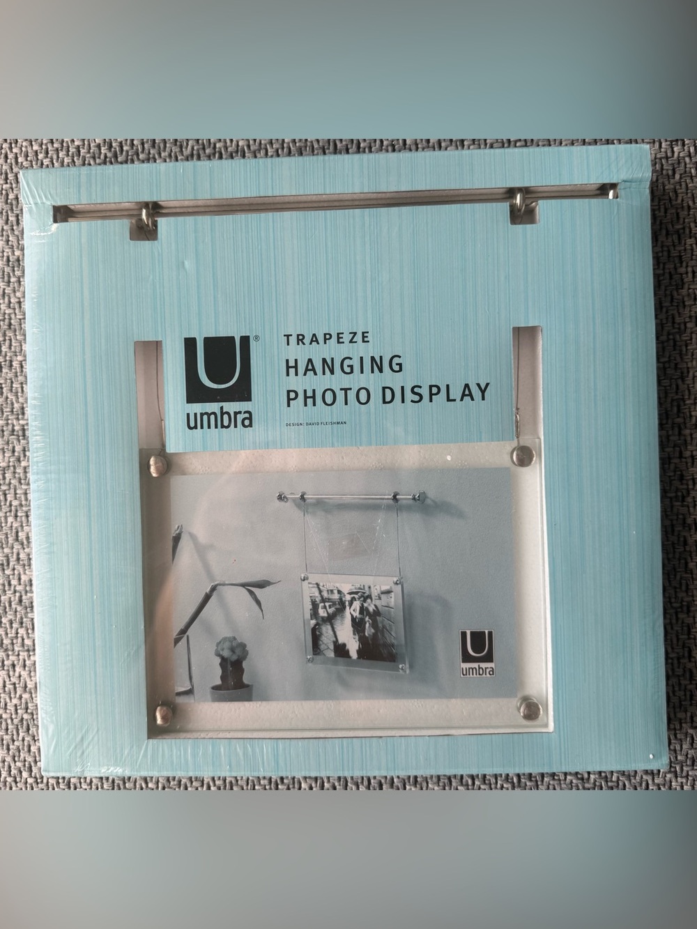 Umbra Trapeze Hanging Photo Display | 4x6 Glass Frame | New Sealed | Modern Wall